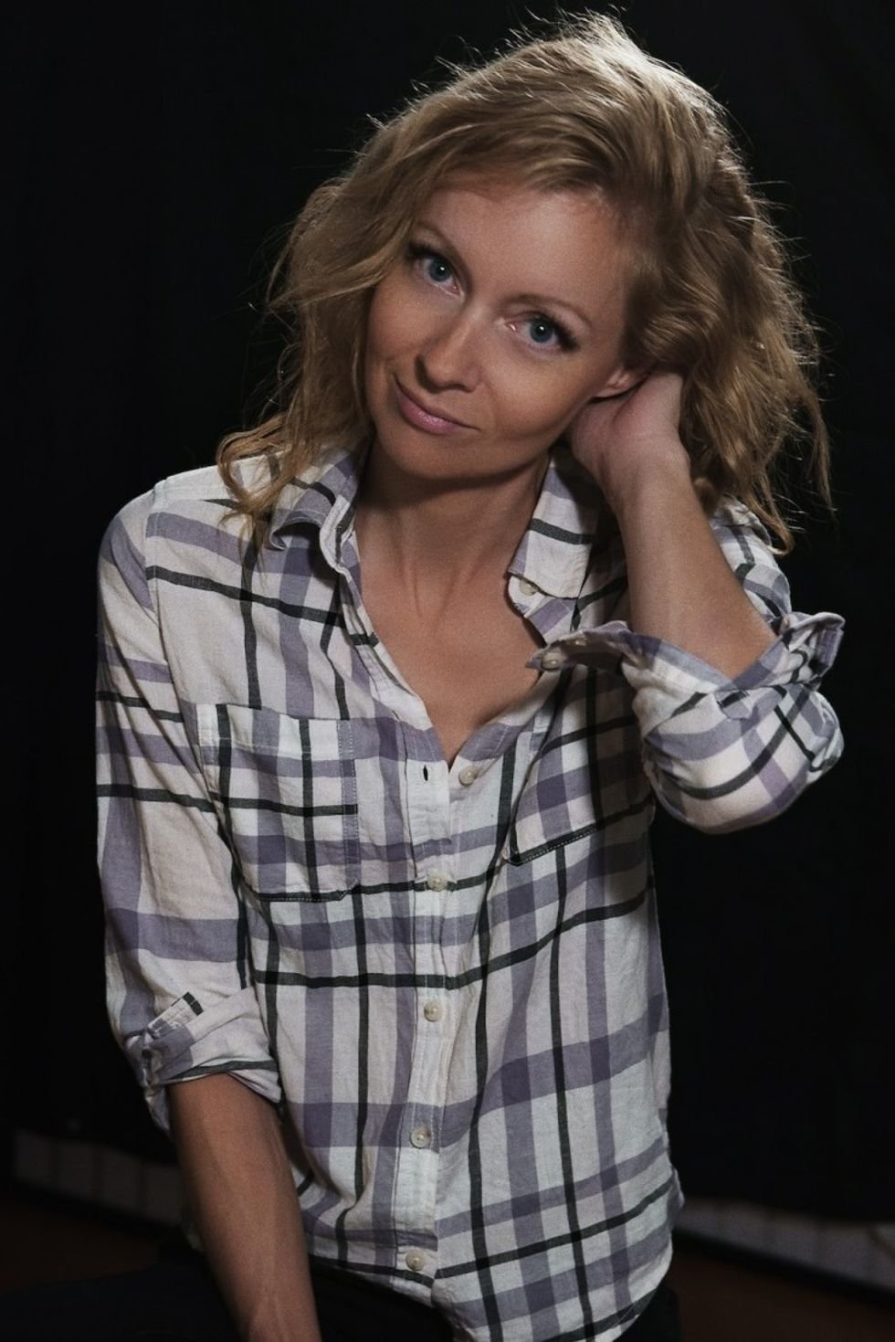 Axelle Carolyn official photo
