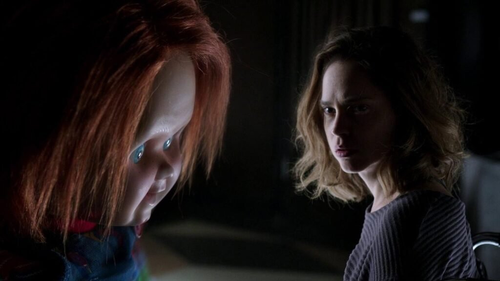 Nica Pierce (Fiona Dourif) facing the Chucky doll in Cult of Chucky (2017)