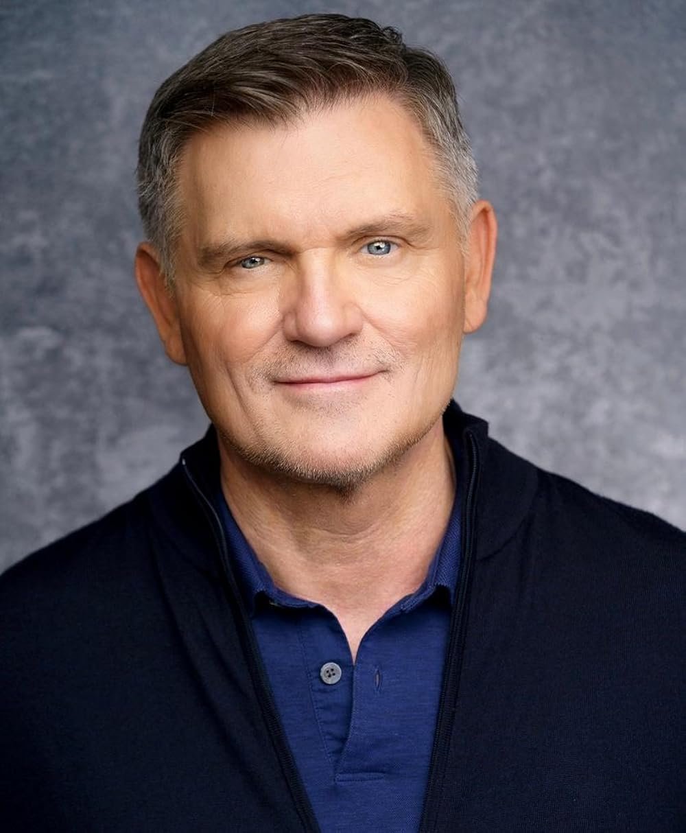 Kevin Williamson official photo