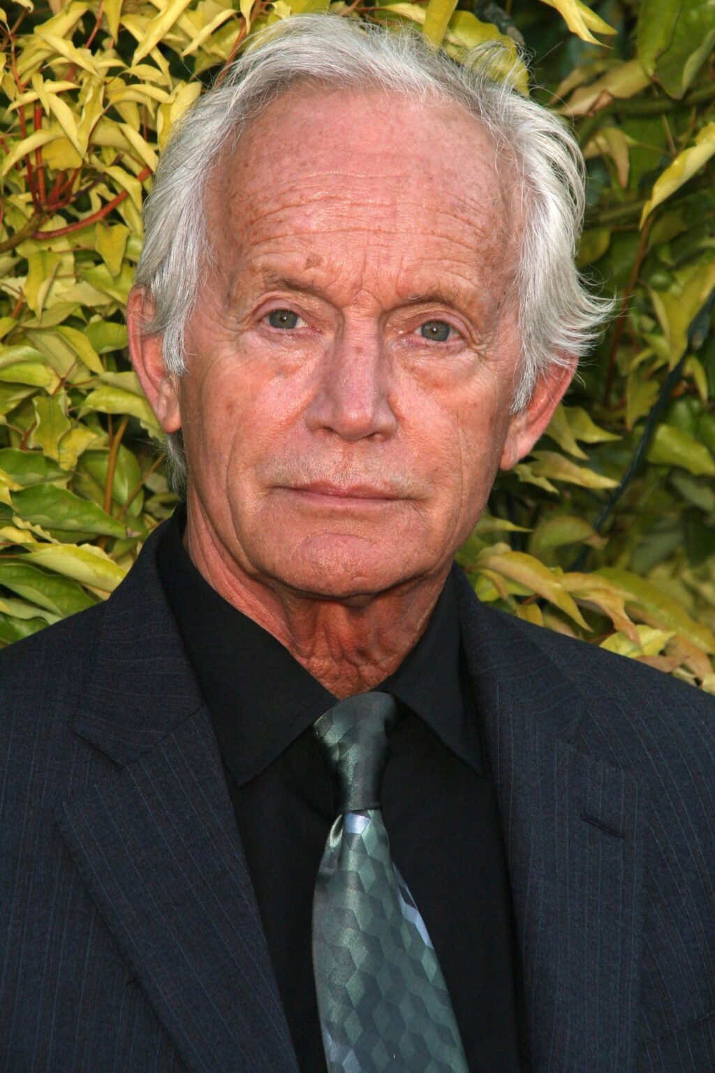 Lance Henriksen official photo