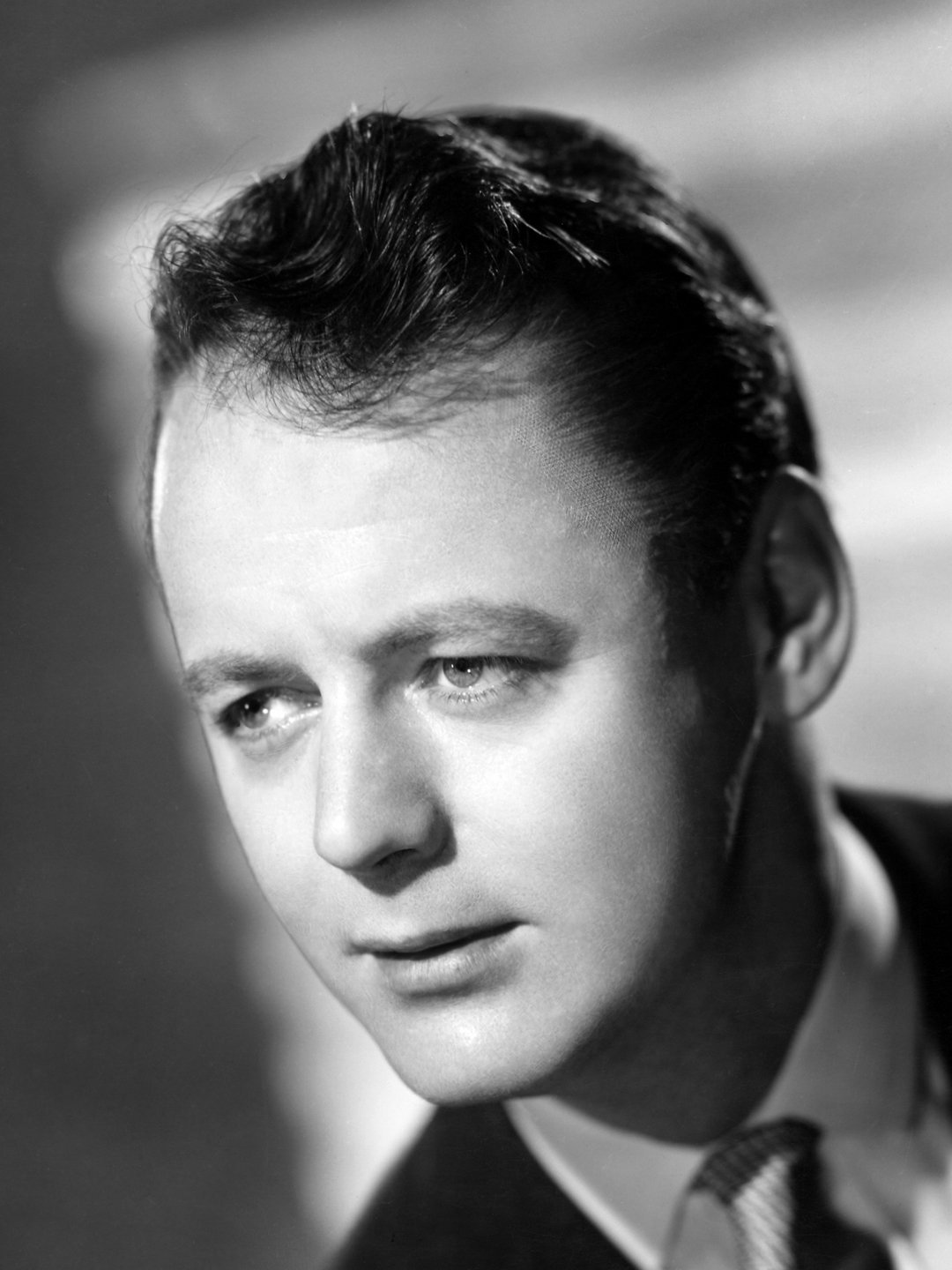 Robert Urquhart official photo