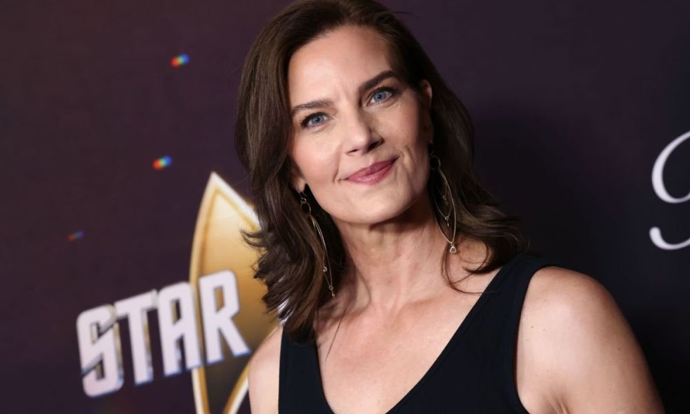 Terry Farrell official photo